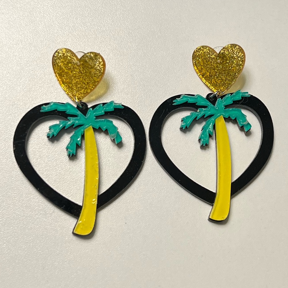 FEEE Gold Heart Dangle Palm Tree Earrings